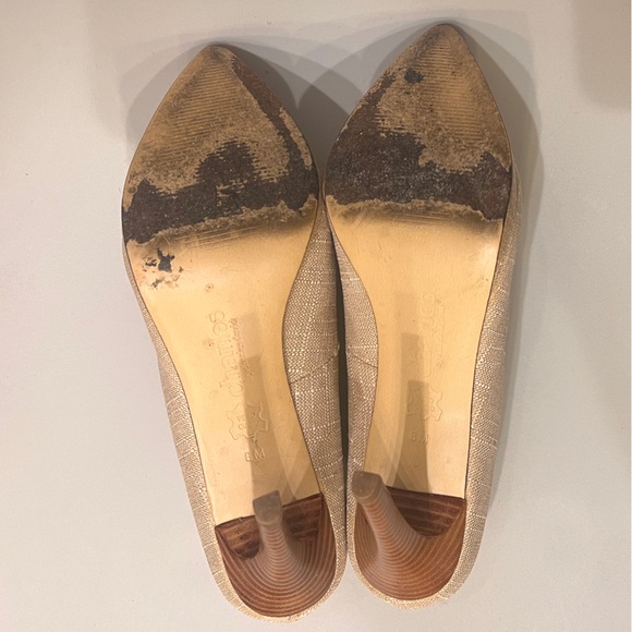 Charles David neutral pump with stack heel - Picture 8 of 9